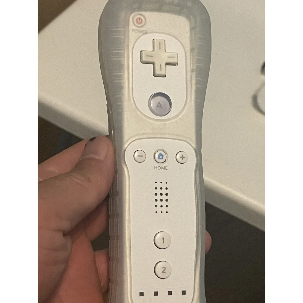 Nintendo Wii Remote Controller and Nunchuck.‎ Missing Battery Cover